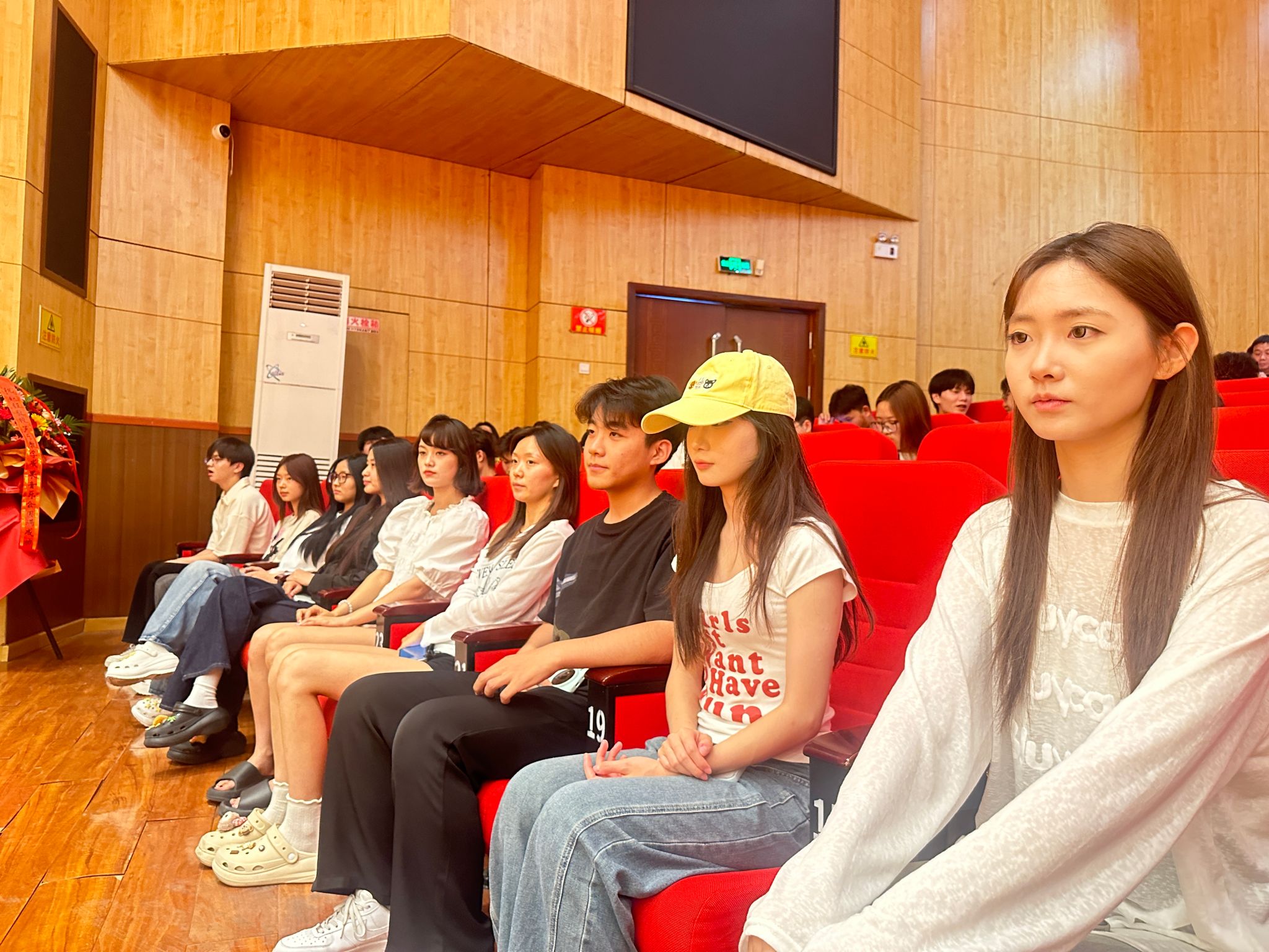 我院組織師生參加音樂舞蹈學(xué)院成果匯報(bào)會(huì)暨文化藝術(shù)交流活動(dòng)